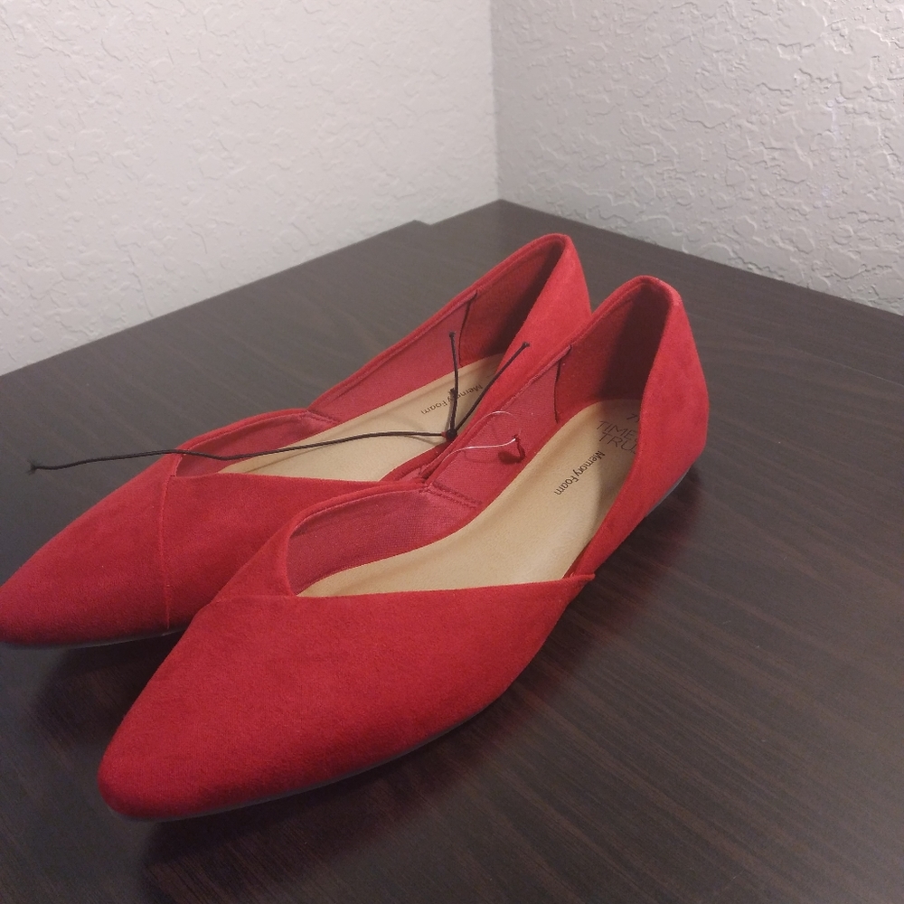 Flat shoe